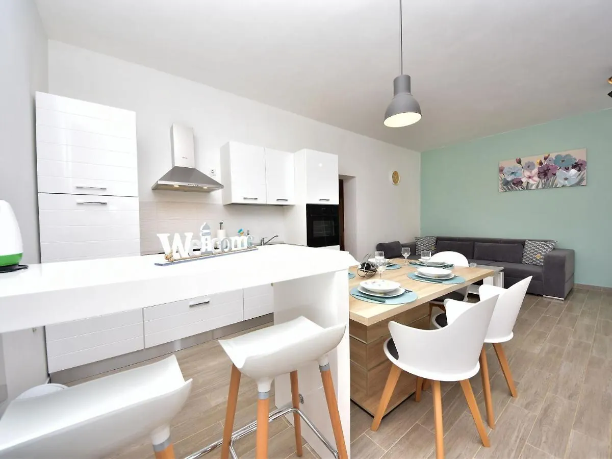 Lovely Apartment In Kru Evo With Barbecue Krusevo