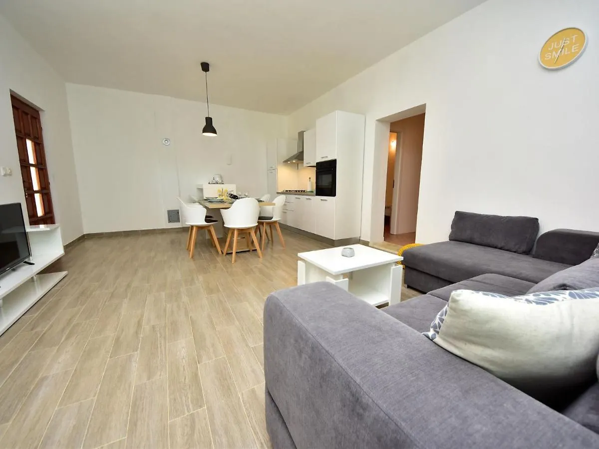 Lovely Apartment In Kru Evo With Barbecue Krusevo  Croatia